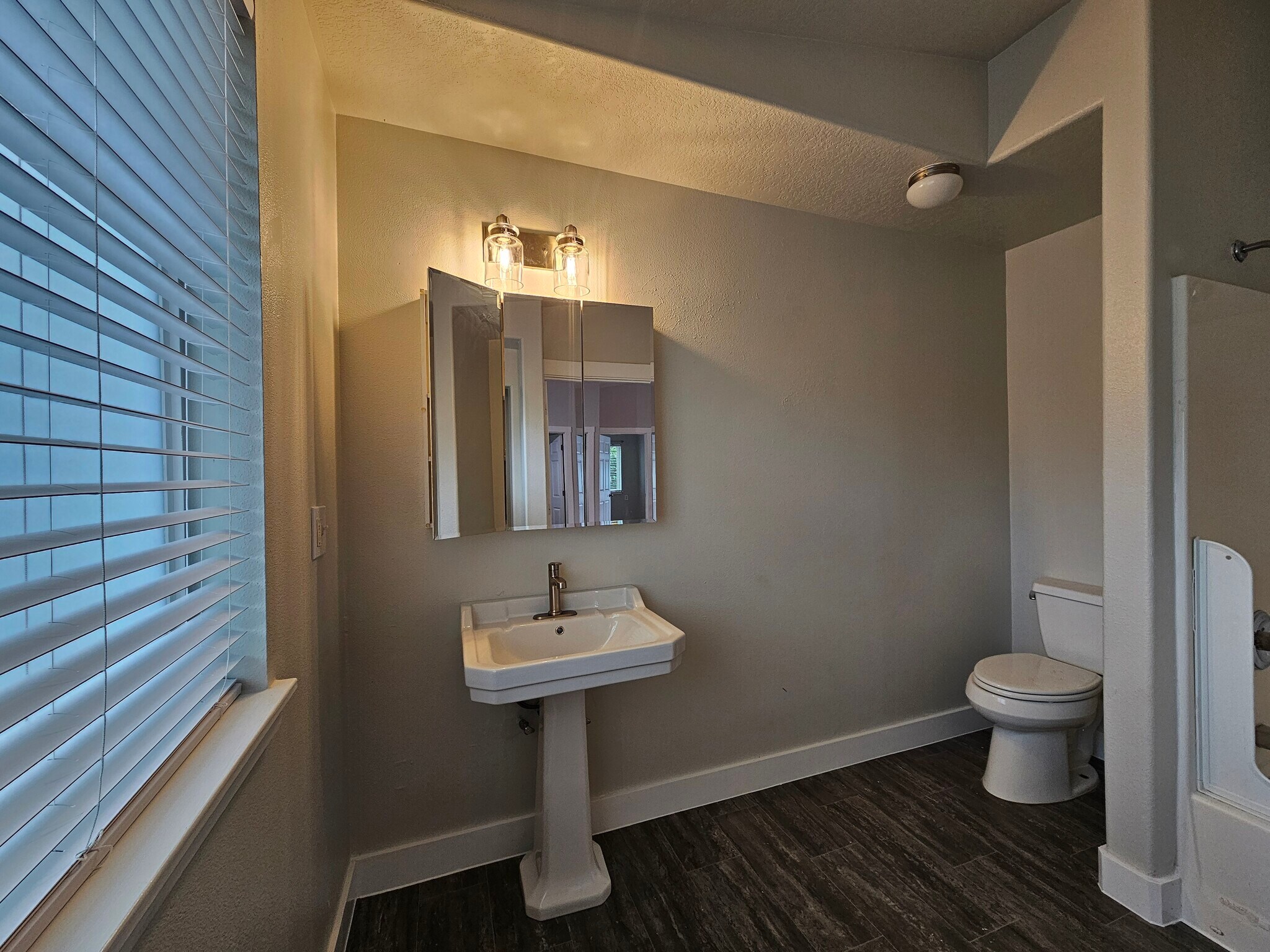 2nd story bathroom - 13235 SE Oatfield Rd