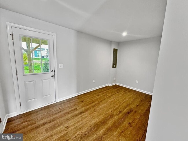 Building Photo - 2566 Laurel Pk Dr