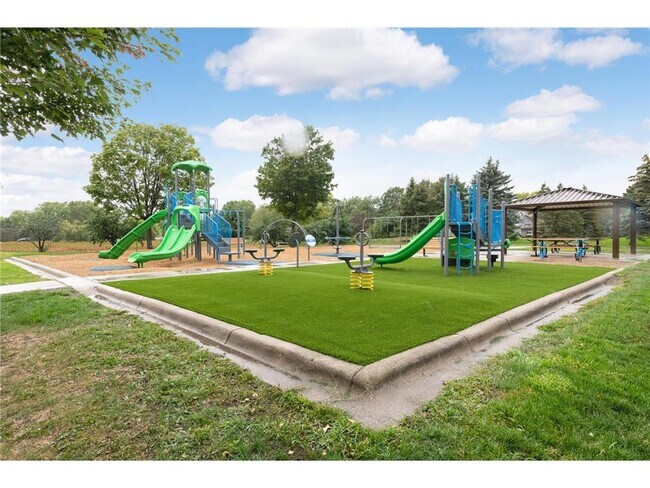 Building Photo - 15765 25th Pl N