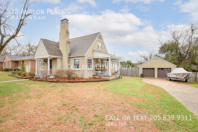 Building Photo - 528 Avalon Pl