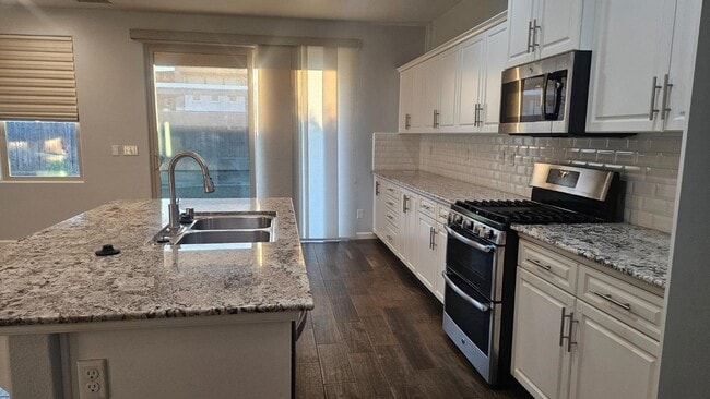 Building Photo - 3351 Cordova Ave