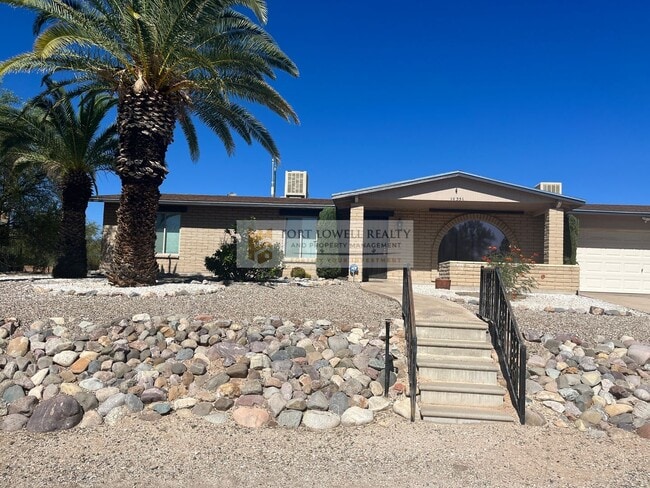 Building Photo - Beautiful 3 bedroom 2 bathroom with washer & dryer AVAILABLE SOON!