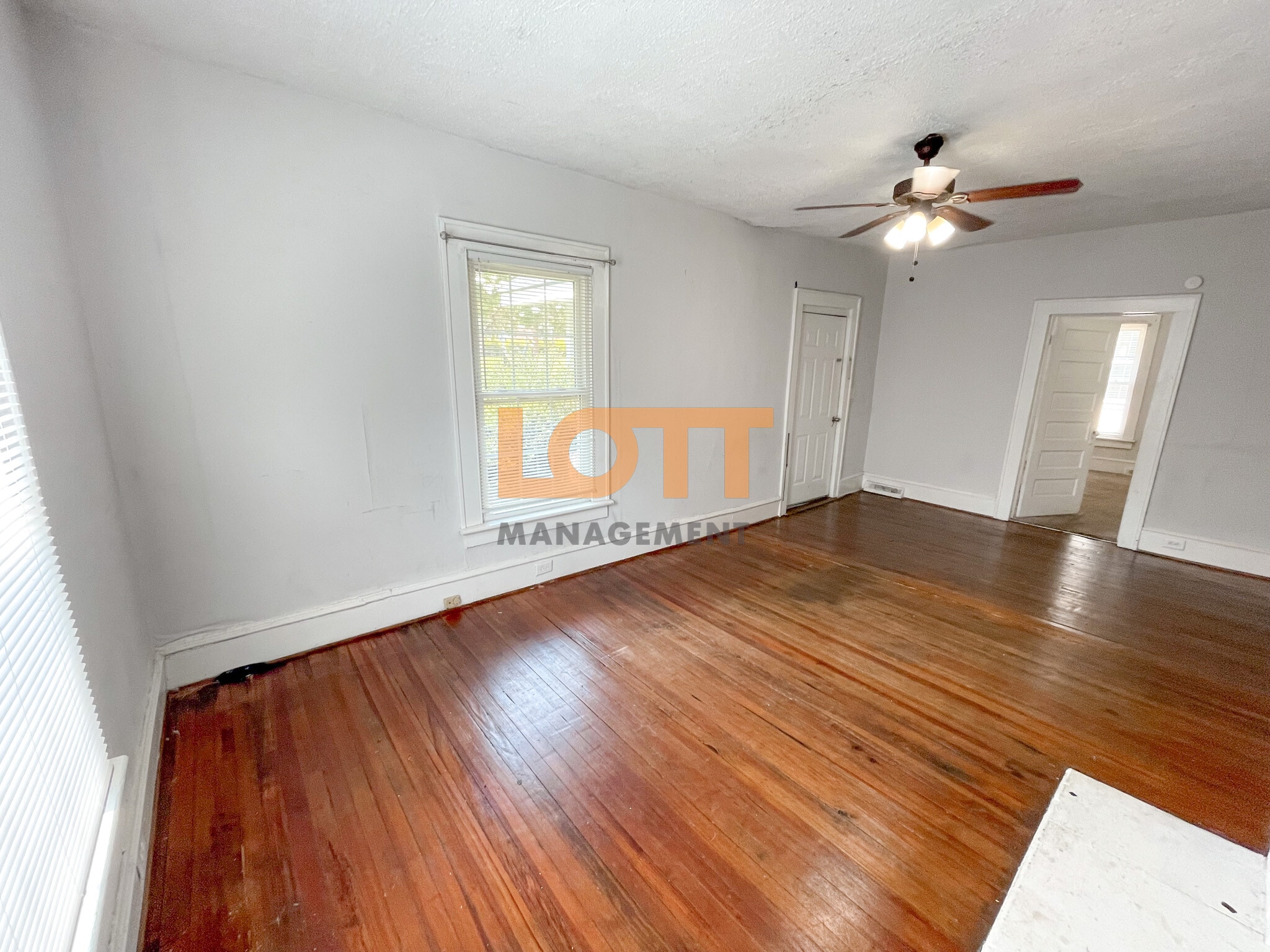 Building Photo - 108 Mulberry St