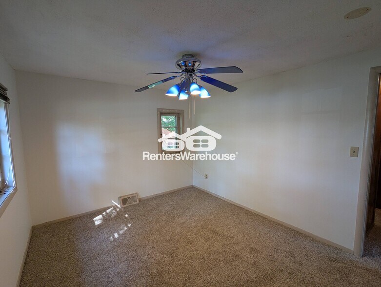 Building Photo - 9123 Pillsbury Ave S