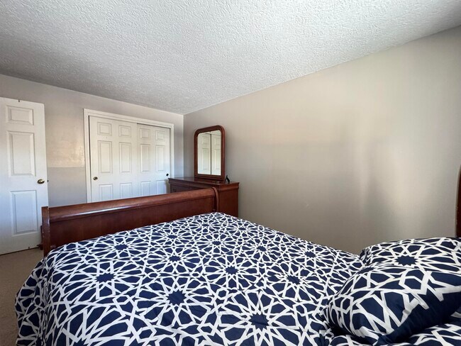 Building Photo - 19 Saco St