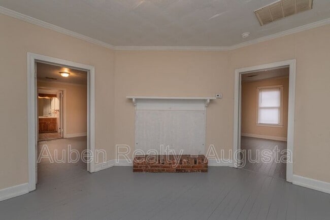 Building Photo - 151 Curry St