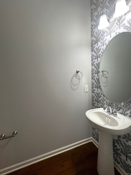 Building Photo - 813 Vigilant Dr