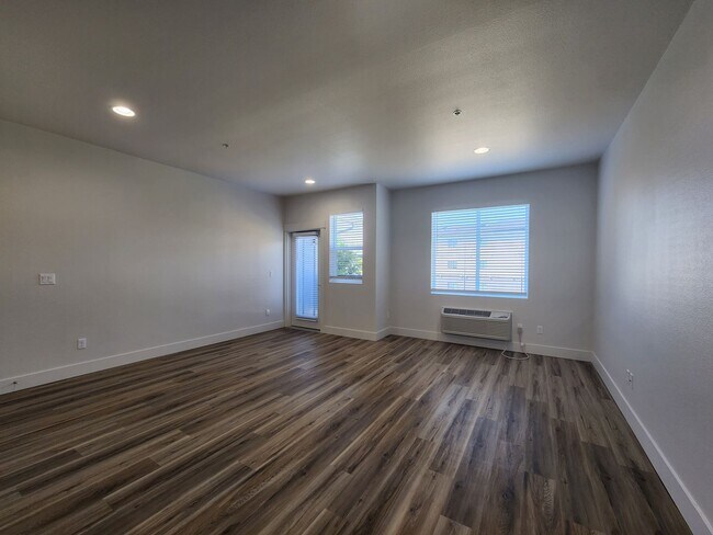 Interior Photo - Clearview