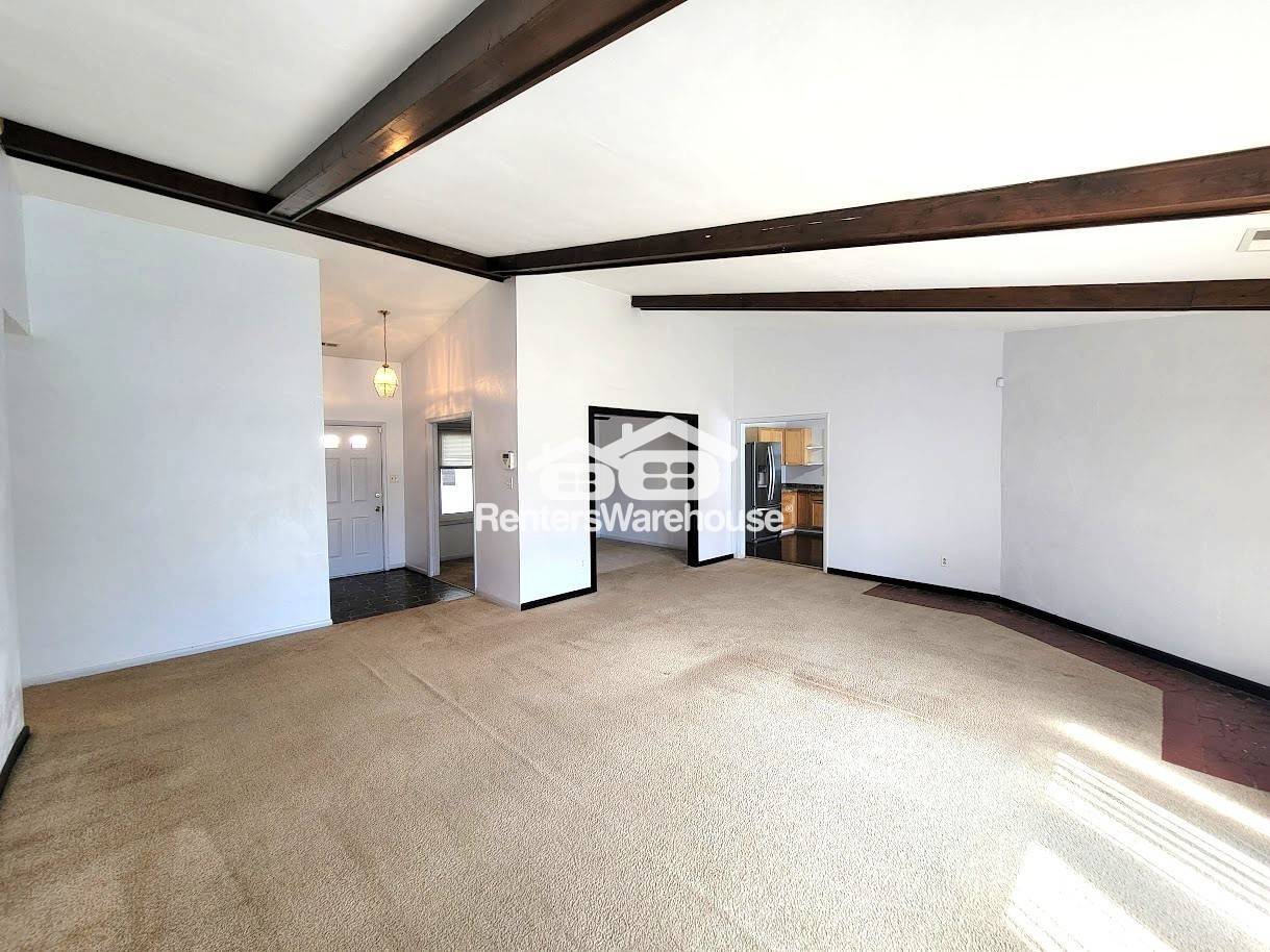 Building Photo - 1412 Bayberry Ct S