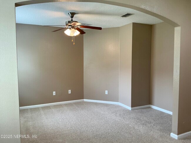 Building Photo - 13684 Chipperfield Ln