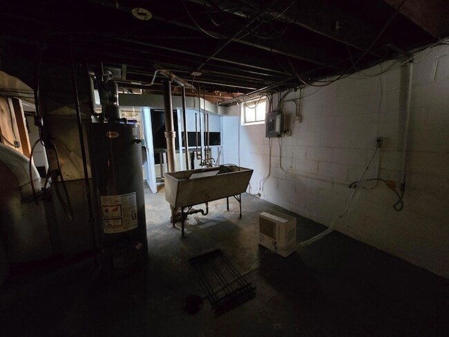 Building Photo - 4562 Johnson St