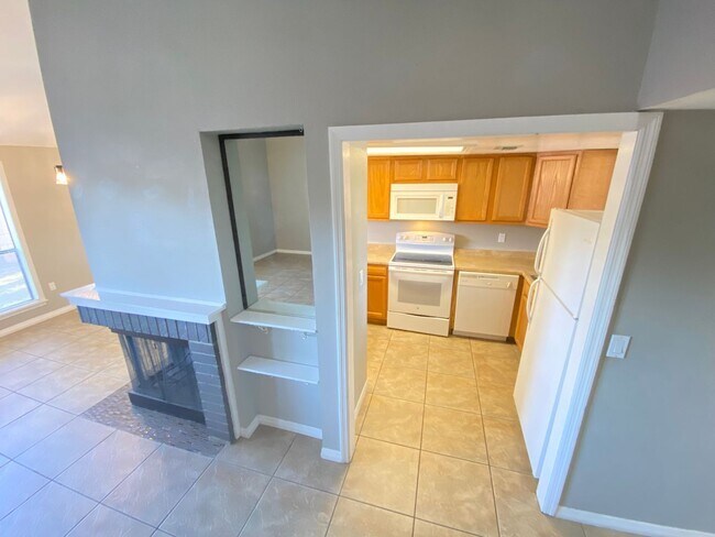 Building Photo - 650 Trinidad Ct