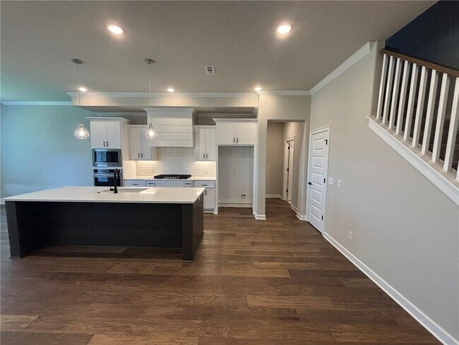 Building Photo - 1451 Dresden Dr