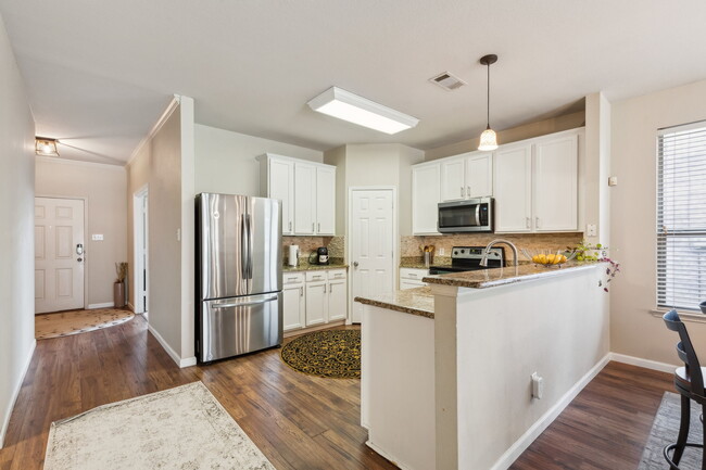 Building Photo - 607 Denali Dr