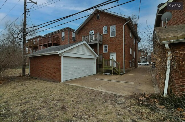 Building Photo - 7019 Dartmouth Ave