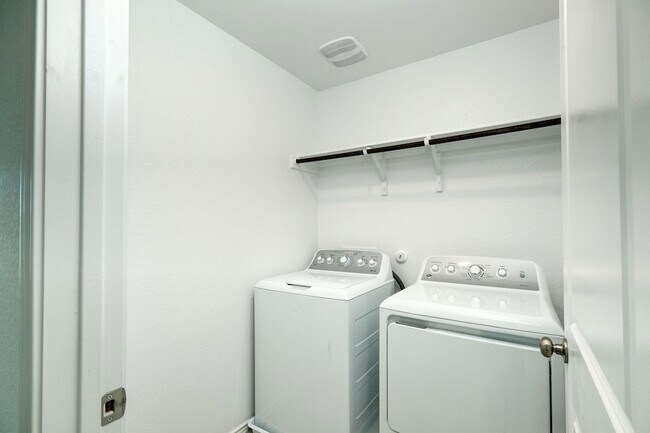 Building Photo - 101 Allegro Dr
