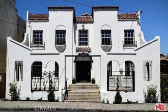 Building Photo - 1145 S New Hampshire Ave