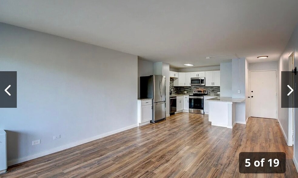 Primary Photo - 888 N Logan St