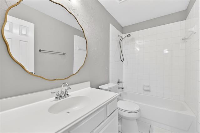 Building Photo - 8104 Springmoss Dr