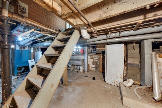 Building Photo - 7507 Batavia Ave