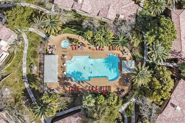 Building Photo - 8737 Red Brook Dr