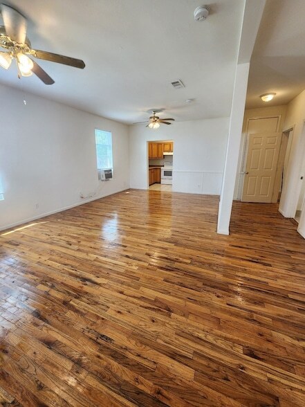 Building Photo - 1117 9th St