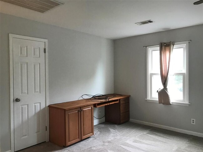 Building Photo - 9418 Huntingdon Ct