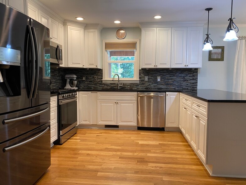 Building Photo - 100 Browning Dr