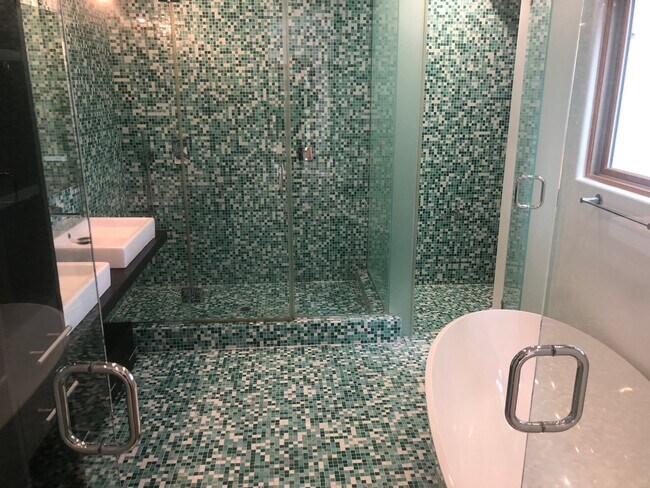 Building Photo - 128 S Carson Rd