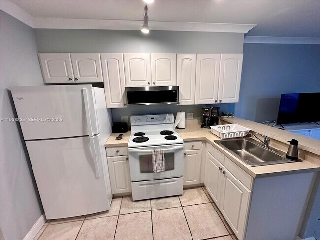 Building Photo - 1480 S Ocean Blvd