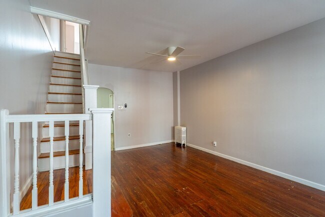 Building Photo - Point Breeze 3 bedroom South Philly