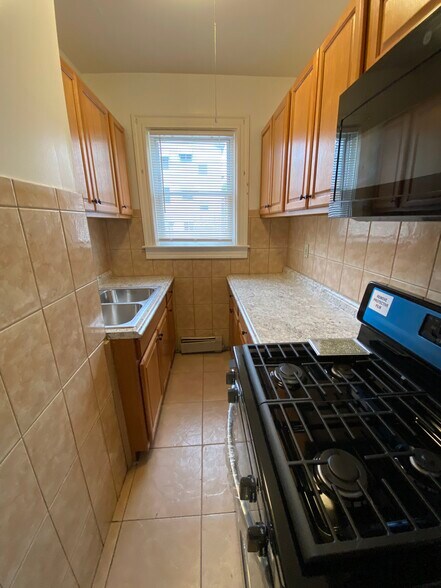 Building Photo - 61 Pembroke Ave