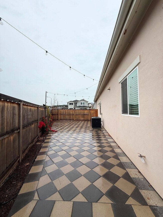 Building Photo - Executive Single-Story Living in Vintage Ranch/Rice Ranch Community