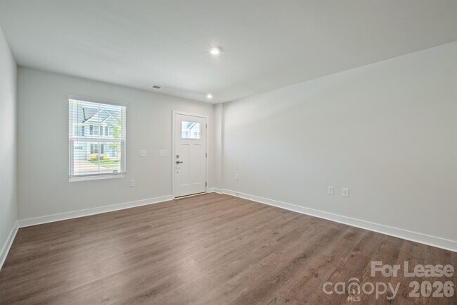 Building Photo - 111 Skylar Vw Wy