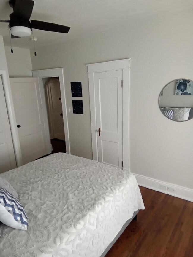 Building Photo - Fully Furnished Home Just Minutes From LU