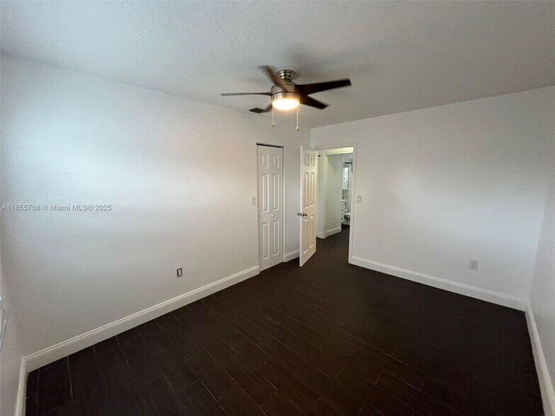 Building Photo - 5303 SW 137th Ct