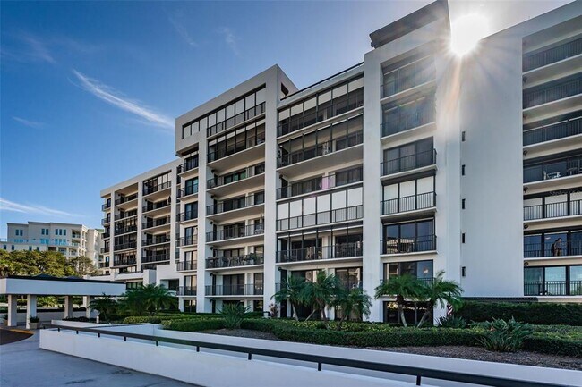 Building Photo - 6 Belleview Blvd
