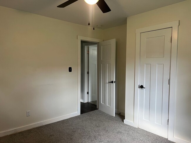Building Photo - Beautiful one level home in JC!