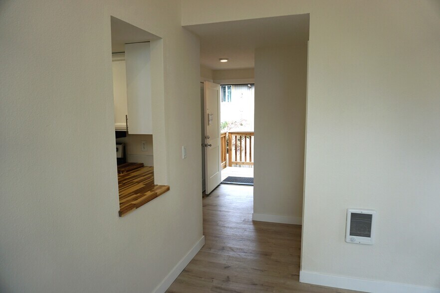 Front room to entrance - 7218 NE 16th Ave