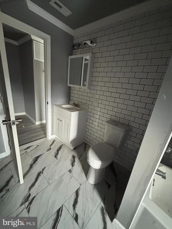 Building Photo - 2025 N 62nd St