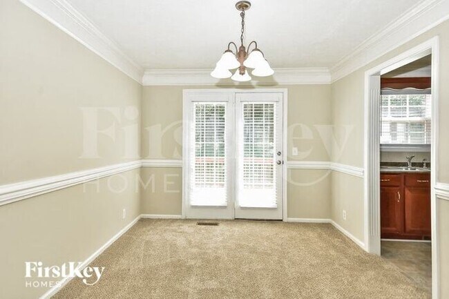 Building Photo - 712 Winding Bluff Way