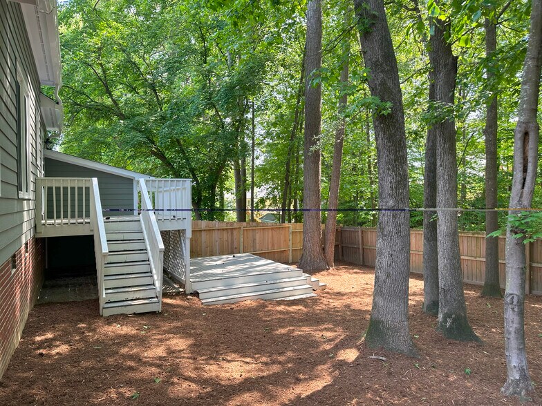 Building Photo - 420 Johnson St