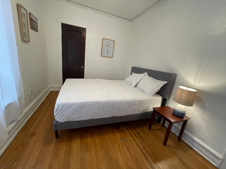 Building Photo - 530 S Ridgeland Ave