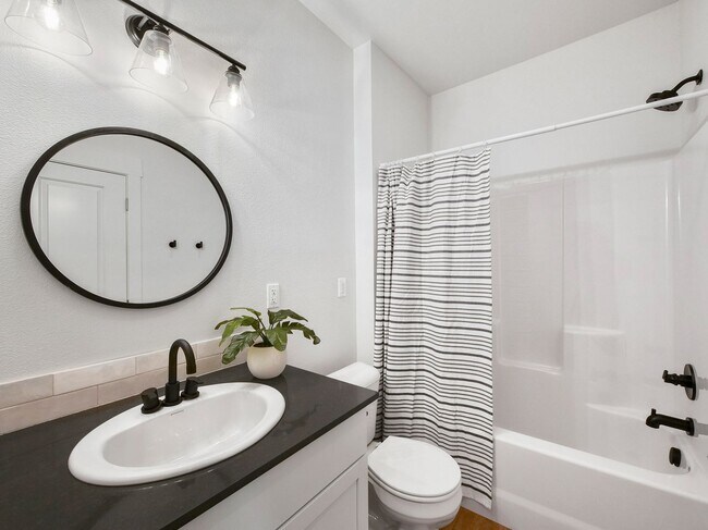 Building Photo - b2082