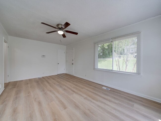 Building Photo - 139 Darnell Pl