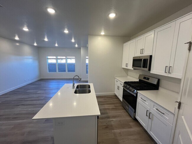 Building Photo - Azalea Beauty!