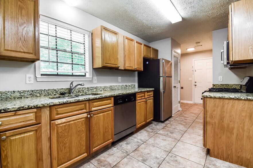 Building Photo - 4114 Red Laurel Way SW