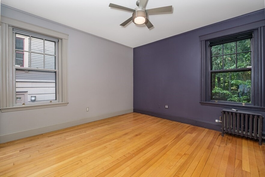 Building Photo - 31 Linnaean St