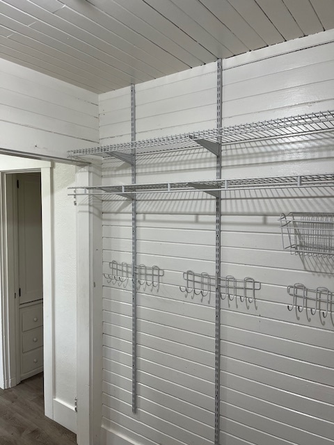 adjustable storage in mudroom - 810 E Magnolia Ave