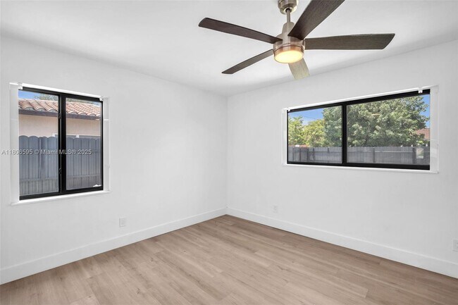 Building Photo - 3980 SW 121st Ave